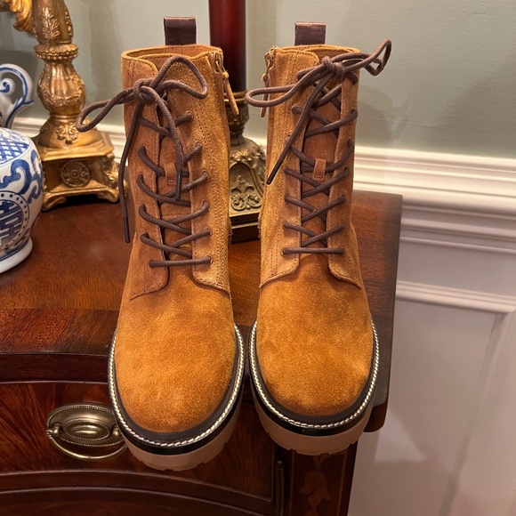 NWOB Tory Burch Miller 50 mm Lug Sole Bootie Boots in Rhum Tan Suede Size 8.5 M - Picture 2 of 7